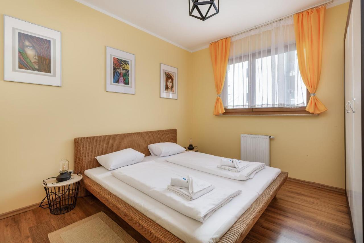 Family Apartment Magic & Sea With Terrace By Noclegi Renters ชวีโนวิชแจ ภายนอก รูปภาพ